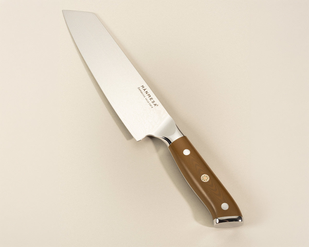 Mänresa Traditional 8 Inch Japanese Kiritsuke Chef Knife with Damascus blade