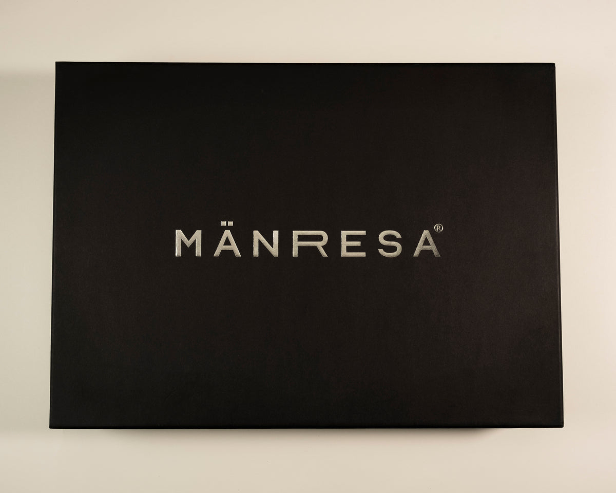 Mänresa cast iron gift set with pan, Walrus Oil seasoning oil and leather handle sleeve, photo 4