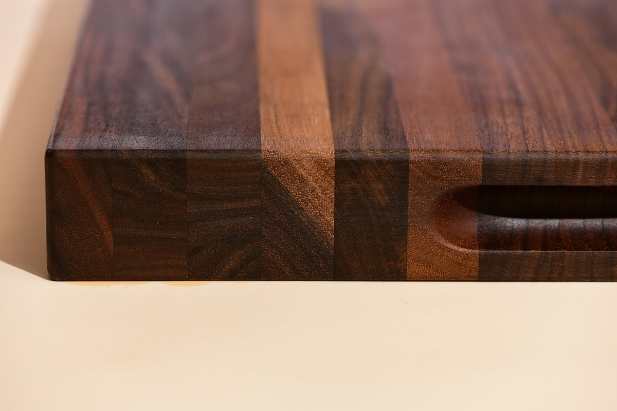 Walnut butcher block - side handle groove detail